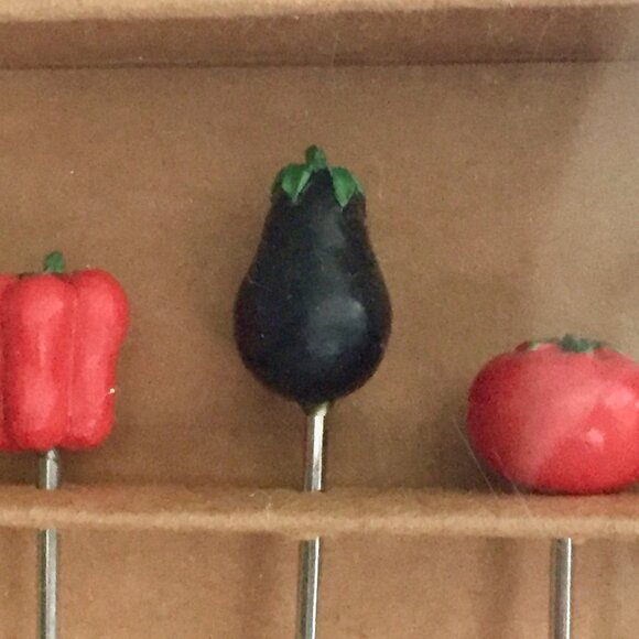 Crate and Barrel NEW Set Of 6 Vegetable Themed Cocktail Hors D'oeuvre Picks - Picture 4 of 12